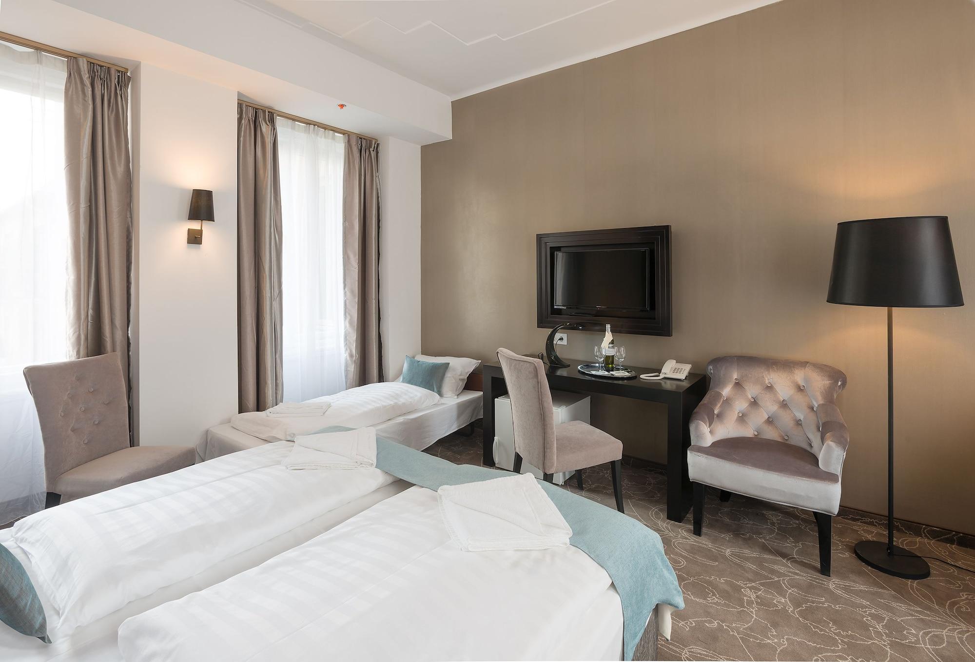 Arcadia Hotel Budapest Exterior photo