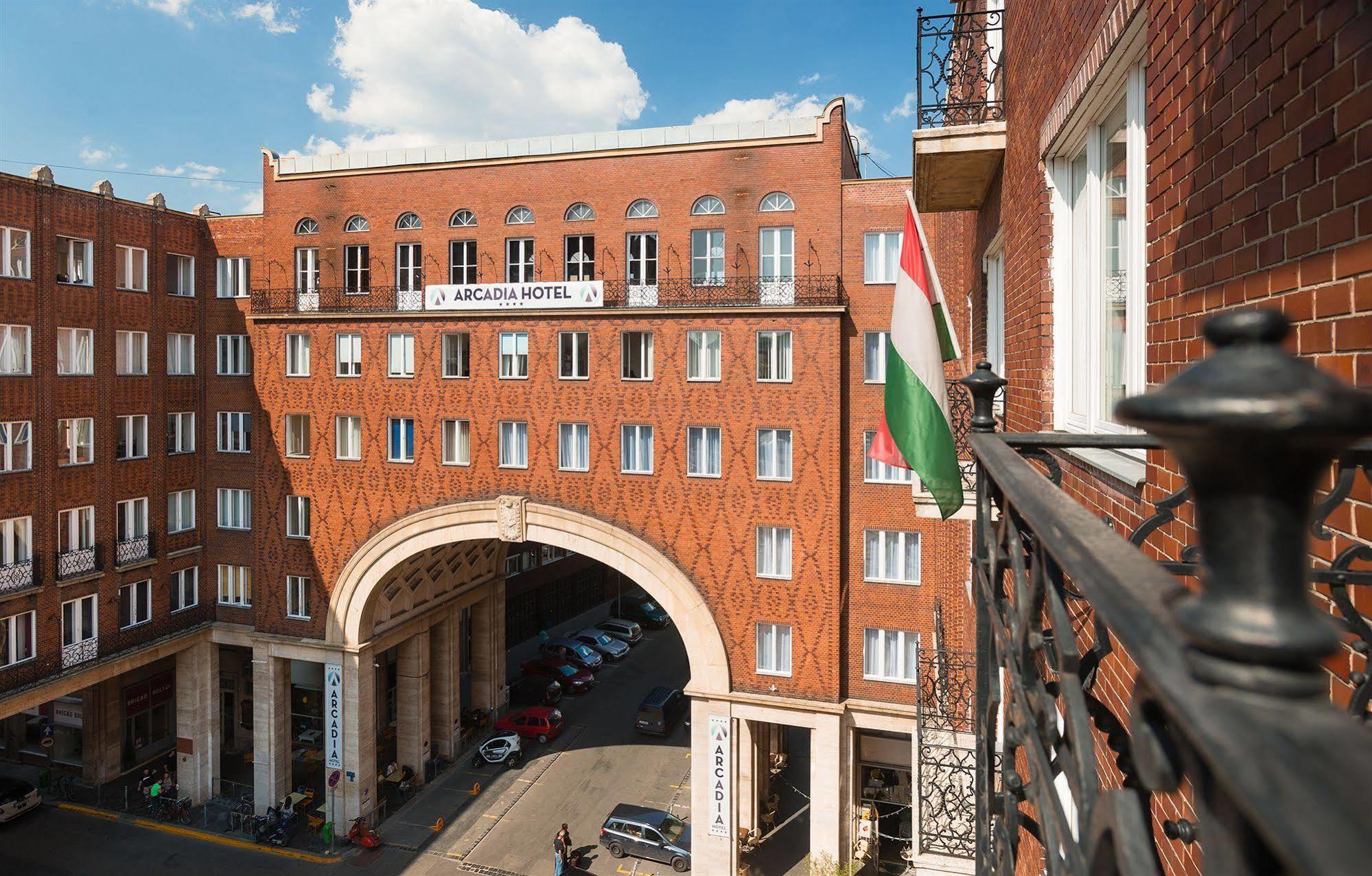 Arcadia Hotel Budapest Exterior photo